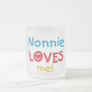 Nonnieは私をTシャツおよびギフト愛します フロストグラスマグカップ