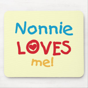 Nonnie Loves Me Tシャツとギフト マウスパッド