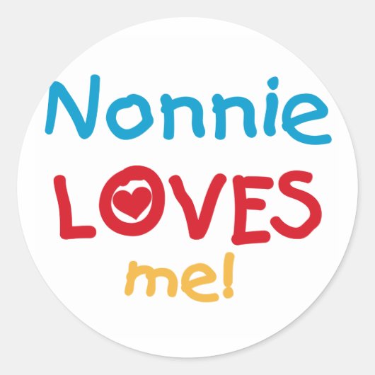 Nonnie Loves Me Tシャツとギフト ラウンドシール (正面)