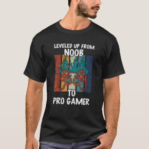NoobからPro Gamerゲームレトロにレベルアップ Tシャツ