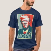 "Nope"の反切札のワイシャツ Tシャツ (正面)