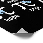 Nope Piデイおもしろい顔マスク数学先生学生Q ポスター (角)