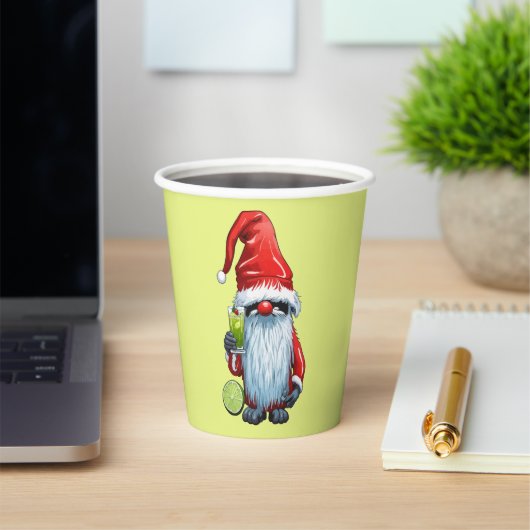 Nordic Nisse Gnome Gonk Holding A Glass Of‎ Lime  紙コップ (インサイチュ)