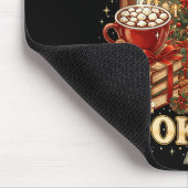 North Le Book Club Cozy Christmas Reading Gift  マウスパッド (コーナー)