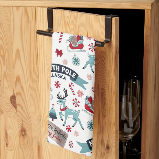 North Pole Holiday Charm – Santa Christmas キッチンタオル (三つ折り)