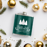 North Pole Trading Company Vintage Christmas Logo フラスク<br><div class="desc">Wow everyone on your Christmas list with an authentic souvenir from the North Pole Trading Post. Fun holiday flask features three pine trees and a vintage style logo in white against a festive hunter green background. Logo reads,  "North Pole Trading Company,  S. Claus,  Proprietor,  Purveyors of Fine Gifts."</div>