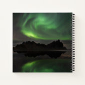 Northern Lights | Vestrahorn Beach Hofn, Iceland ノートブック (裏面)
