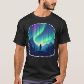 Northern Lights Watcher Mountain Forest Adventure Tシャツ (正面)