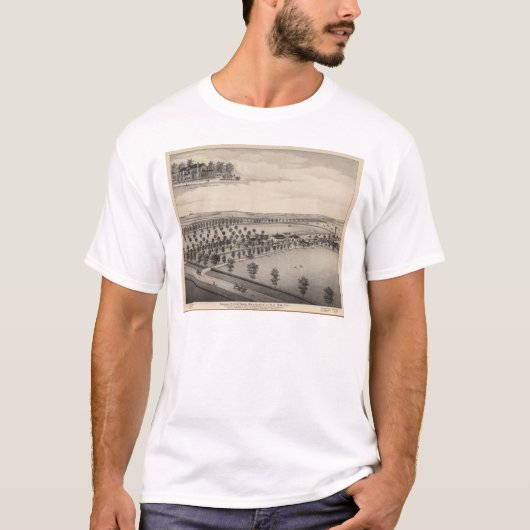 Norwoodの標準的な農場、カンザス Tシャツ (正面)