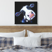 NoSeY CoW ' BeRTHa BeeTRooT ' BY SHiRLeY MacARTHuR キャンバスプリント (インサイチュ (寝室))