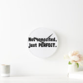 Not Conceited, Just Perfect ラウンド壁時計 (ホーム)