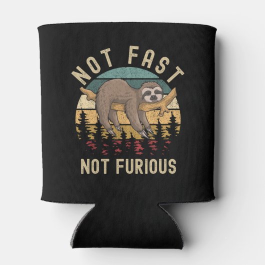 Not Fast Not Furious Funny Sloth Sleeping 缶クーラー (裏面)
