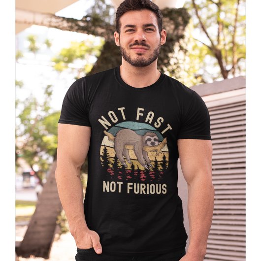 Not Fast Not Furious Funny Sloth Sleeping Tシャツ
