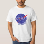 Not Flat私たちはScience Pun愛好家のためのシャツをチェック Tシャツ<br><div class="desc">フラットではない私たちはIt科学ミームTシャツをチェックした。アンチフラットアースミームTシャツは、フラットアース理論ではない科学ミームの愛信じ者に最適。This Not Flat We Checked Shirt for Science Pun Loversのアパレルは、フラットアースミームサイエンスプンシャツとギフトがデザインした。</div>