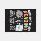 Nothing Beats Reading Rock Paper Scissors Funny Bo フリースブランケット (正面(横))