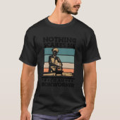Nothing Scares Me I'M An Iron Worker Construction Tシャツ (正面)
