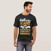 Nothing Scares Me My Grandpapa Is Zimbabwean Zimb Tシャツ (正面フル)