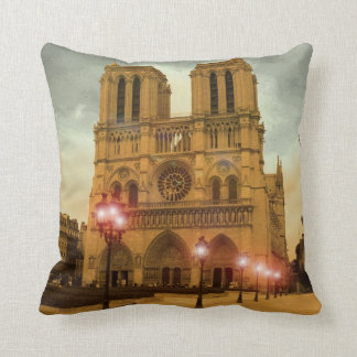 Notre Dame クッション