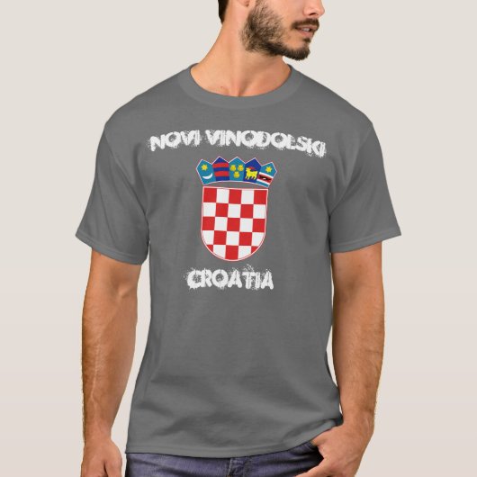 Novi Vinodolski、腕のコートを持つクロアチア Tシャツ (正面)