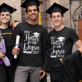 Now Hotter By one Degree 2024 Funny Graduated Gift Tシャツ
