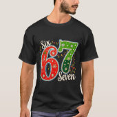 Number 67 Funny Six Seven 6 7 Meme Christmas Light Tシャツ (正面)
