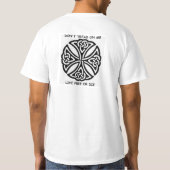NUMBSKULLS MC-CELTICの鉄の十字の生きている自由または死にます Tシャツ (裏面)