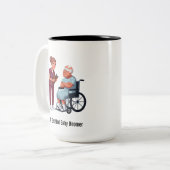 Nurse Dealing With Self Entitled Elderly Patient  ツートーンマグカップ (正面左)