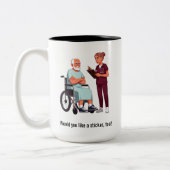 Nurse Dealing With Self Entitled Elderly Patient  ツートーンマグカップ (左)