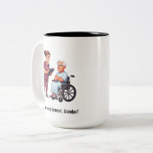 Nurse Dealing With Self Entitled Elderly Patient  ツートーンマグカップ (正面左)