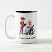 Nurse Dealing With Self Entitled Elderly Patient  ツートーンマグカップ (左)