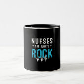Nurse Gift | Nurses Are Always Rock ツートーンマグカップ (中央)