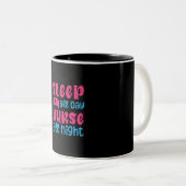 Nurse Gift | Sleep All Day Nurse All Night ツートーンマグカップ (正面右)