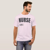 Nurse On Call | モダンな看護師デザイン Tシャツ (正面フル)
