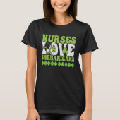 Nurses Love Shenanigans Cute Nurse St Patricks Da Tシャツ (正面)