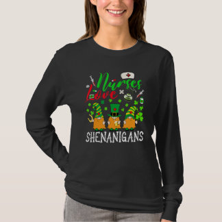 Nurses Love Shenanigans Gnomes Nurse St Patricks D Tシャツ
