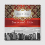 NYシティERスカイラインBWダマスク招待状スイート マグネット<br><div class="desc">NY City Skyline ER BW Damask -イベント/招待状スイート – カスタマイズ可能な招待状とアクセサリ。クライスラー建物、チューダーシティ、屋根付きのシティグループなど、東川のニューヨークシティのスカイラインを象徴的に見ることができます。また、赤のグラデーションの背景に対する金ゴールドダマスクパターンと、赤のリボンも特徴です。 また、白いグラデーションラベルが金ゴールドルックフレームに表示されます。  
 この製品は、多くのデザインやイベントで簡単にカスタマイズできる、一致する大事な行事のスイートの一部です。 出欠の返もし答用カードが必要です。注もし、切手、磁石、その他のアクセサリーをご確認ください。あなたは興味のある製品が見つからないか、またはNYC MyC違うMyStoreの写真の色やデザインを見たいと思います。     
 これはグラフィックデザインで、実際の生地、金属、エンボスは含まれていません。</div>