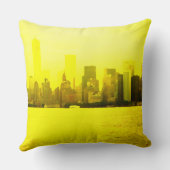 NYCのスカイラインの明るく黄色い枕都市装飾色 クッション (裏面)