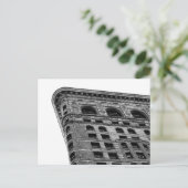 NYCの黒く及び白いFlatironの建物の写真 ポストカード (スタンド正面)