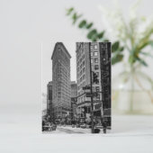 NYCの黒く及び白いFlatironの建物の写真 ポストカード (スタンド正面)