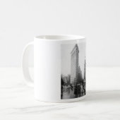 NYCを造るFlatironのヴィンテージの写真 コーヒーマグカップ (正面左)