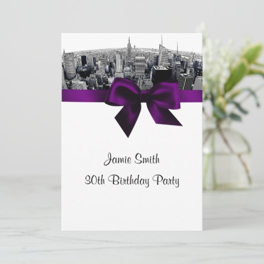 NYCエッチング魚眼スカイラインBWパープル誕生日 招待状 (スタンド正面)