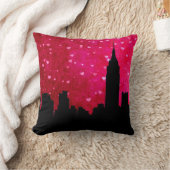 NYCスカイラインシルエット、ESB #1ピンク赤いハート クッション (ブランケット)