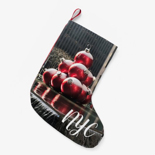 NYCニューヨークシティレッドクリスマスボールファウンテン スモールクリスマスストッキング (正面 (吊り時))