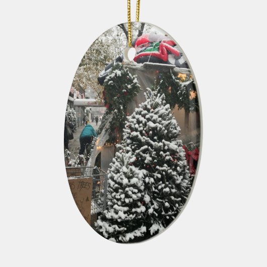 NYCニューヨーク・シティ・ツリー・スタンドからのメリークリスマス セラミックオーナメント (左)