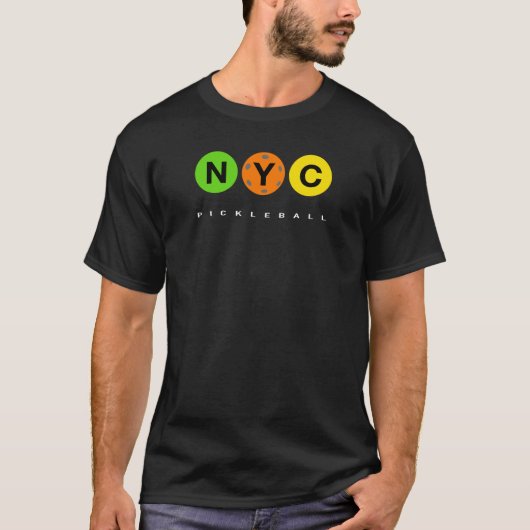 NYCピックルボールロゴ-ダーク衣料 Tシャツ (正面)