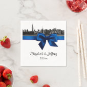 NYCワイドスカイラインエッチドBW王室のブルー結婚ズ スタンダードカクテルナプキン (インサイチュ)