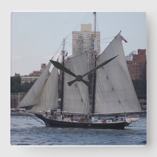 NYC帆船1 スクエア壁時計 (正面)