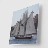 NYC帆船1 スクエア壁時計 (傾斜)