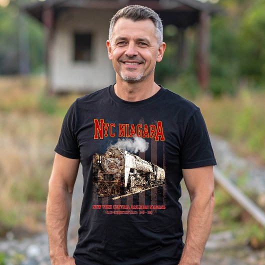 NYC Niagara Steam Locomotive with American flag Tシャツ