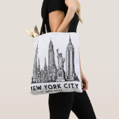 NYC Skyline Illustration with Statue of Liberty トートバッグ (クローズアップ)